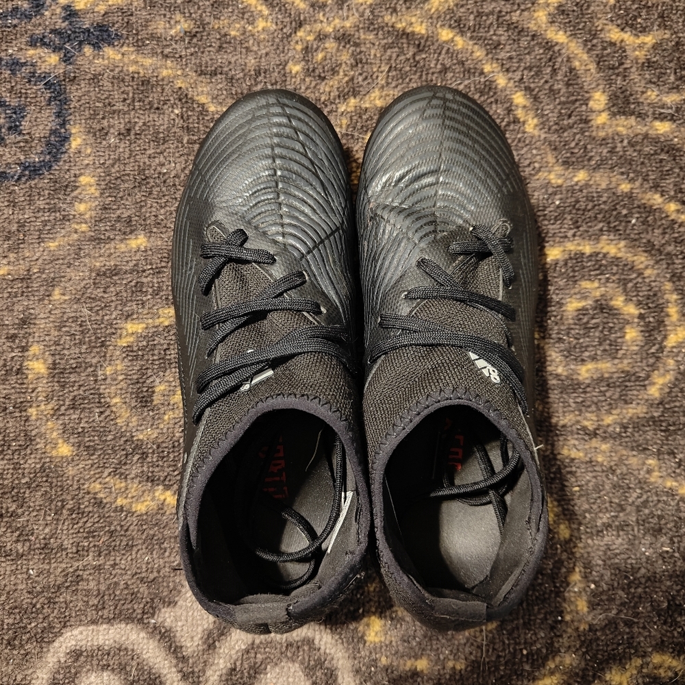 Youth Adidas Soccer Cleats - Picture 4 of 6